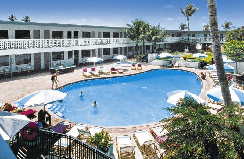 Travelodge Monaco Beach Resort Sunny Isles Beach Exterior photo