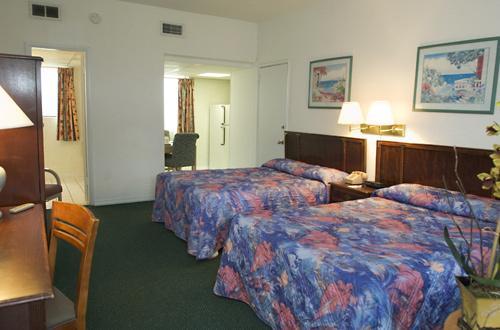 Travelodge Monaco Beach Resort Sunny Isles Beach Exterior photo